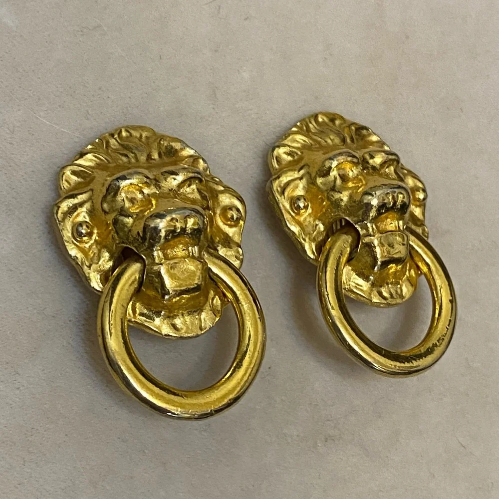Vintage Kenneth Lane Lion Head Door Knocker Clip-on Earrings - Picture 3 of 10